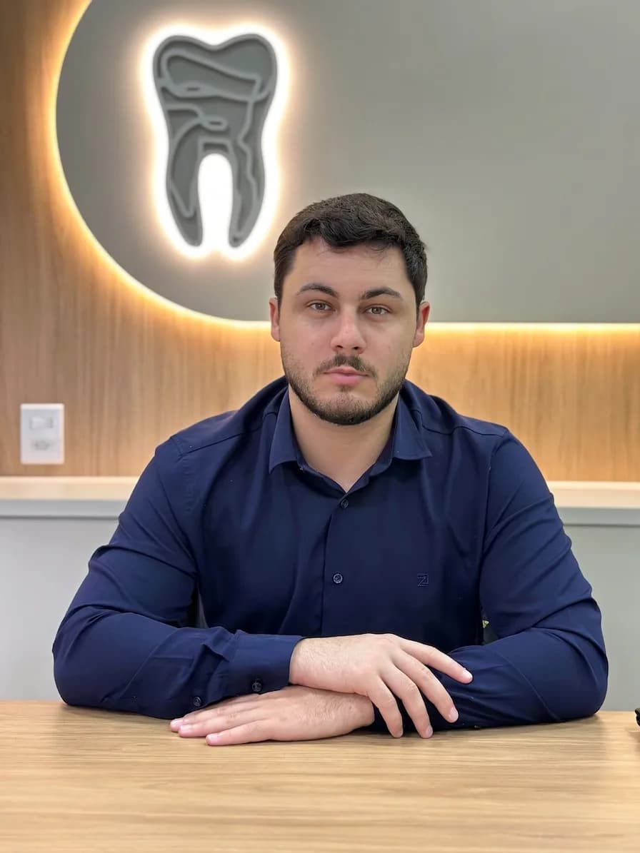 Dr. João Otávio Oliveira Fiuza na Clínica Oral Sorriso